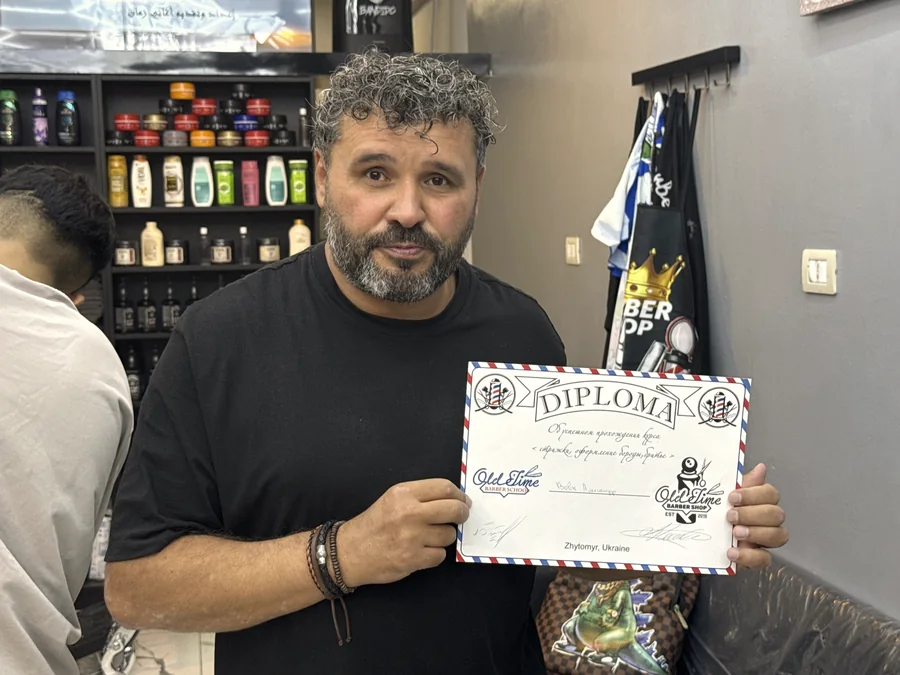 Diploma della Old Time Barber School di Zhytomyr